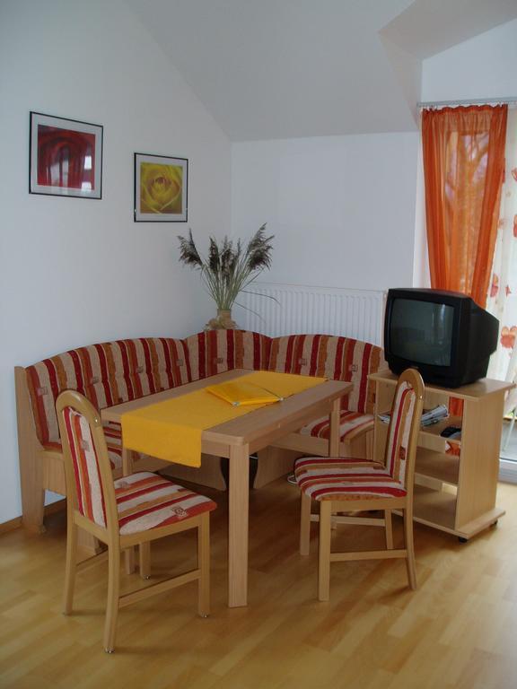 Pension Puhringer Мондзее Номер фото